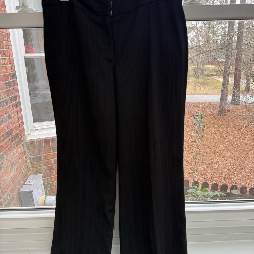 Jones Wear Black & Burgundy Pinstripe Women's Dress Pant Trousers Sz 14